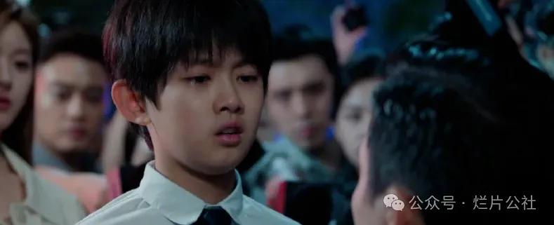 《许我耀眼》大结局，不出意外也是一大盘“饺子”。